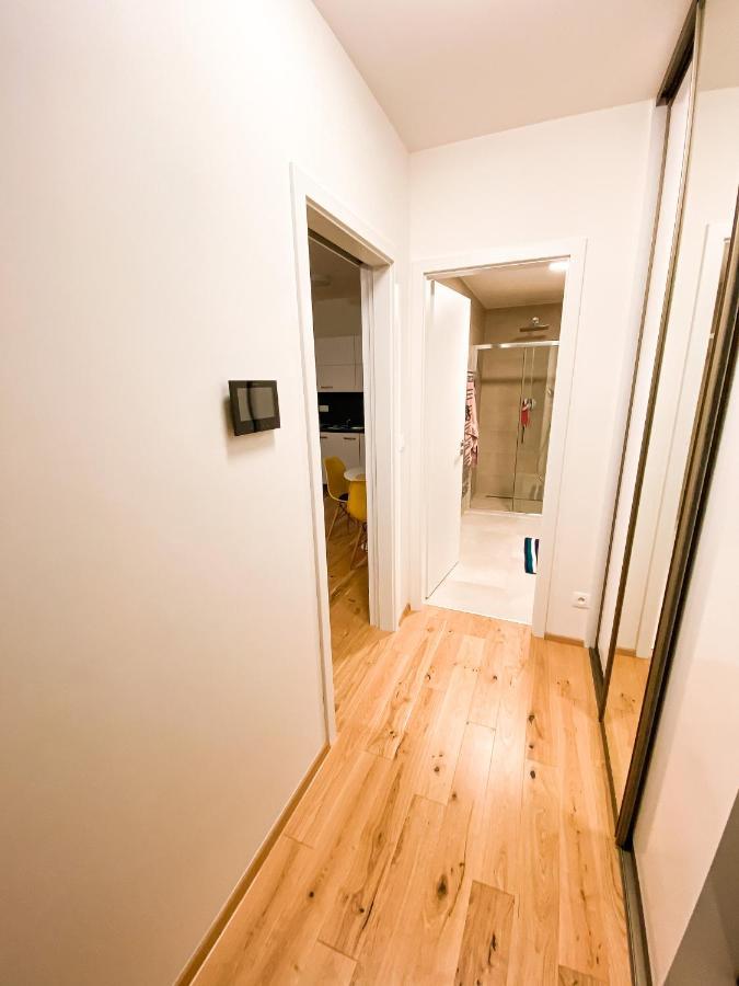 Lovely Studio Apartment, Free Parking 1,55 Hight Prága Kültér fotó