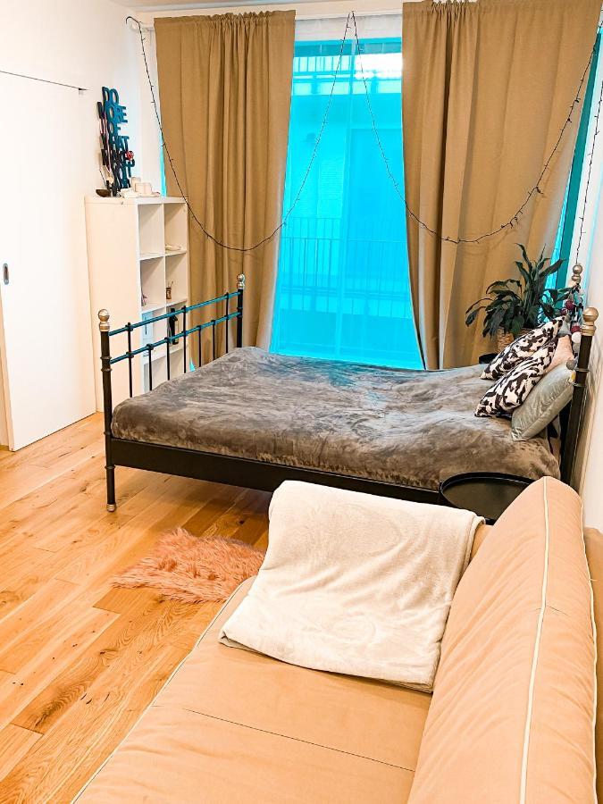 Lovely Studio Apartment, Free Parking 1,55 Hight Prága Kültér fotó