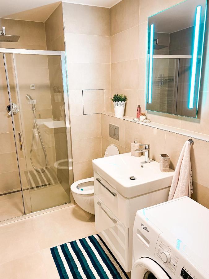 Lovely Studio Apartment, Free Parking 1,55 Hight Prága Kültér fotó