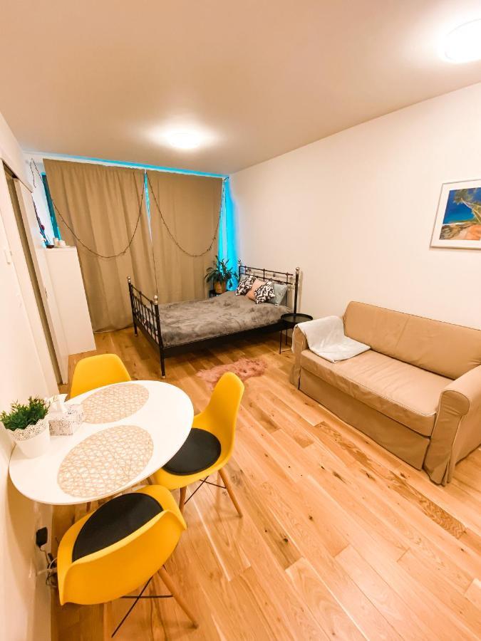 Lovely Studio Apartment, Free Parking 1,55 Hight Prága Kültér fotó