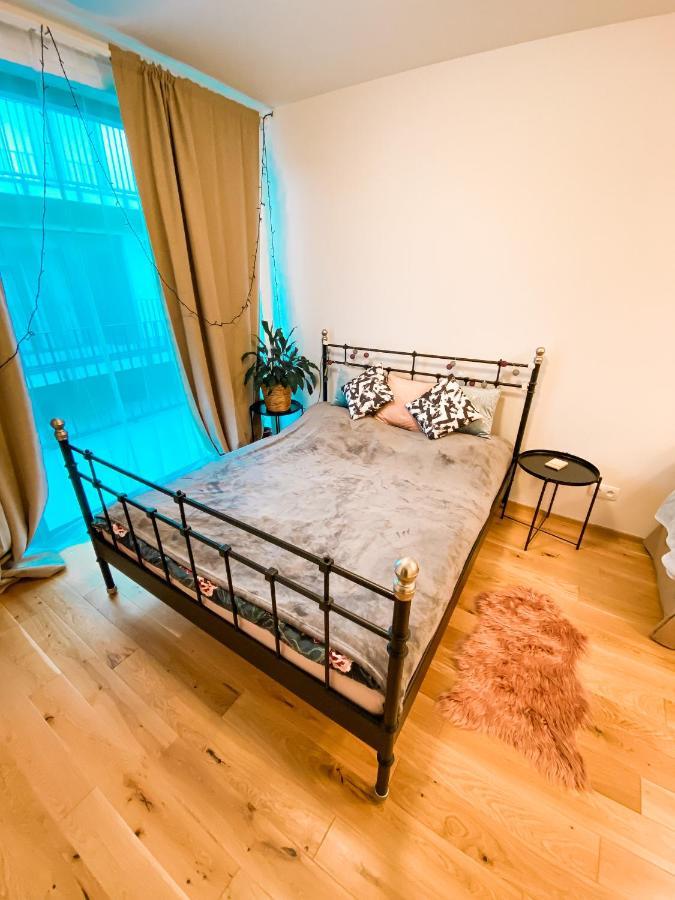 Lovely Studio Apartment, Free Parking 1,55 Hight Prága Kültér fotó