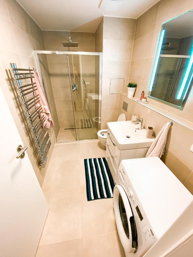 Lovely Studio Apartment, Free Parking 1,55 Hight Prága Kültér fotó