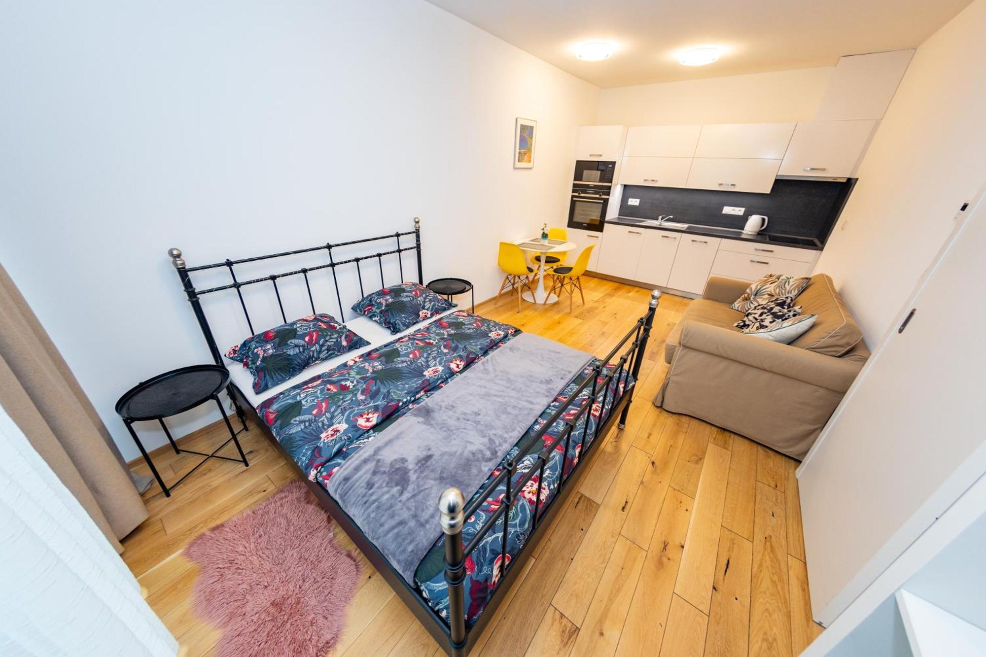 Lovely Studio Apartment, Free Parking 1,55 Hight Prága Kültér fotó