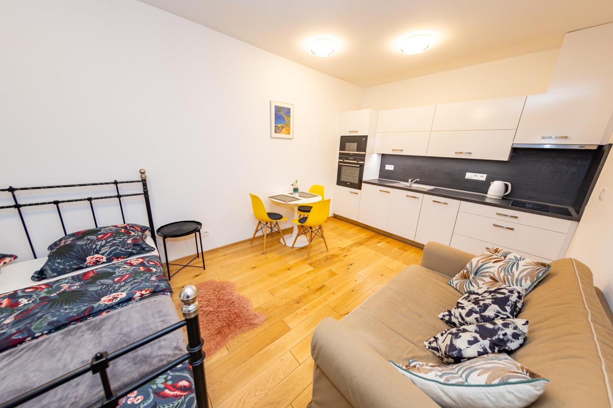 Lovely Studio Apartment, Free Parking 1,55 Hight Prága Kültér fotó