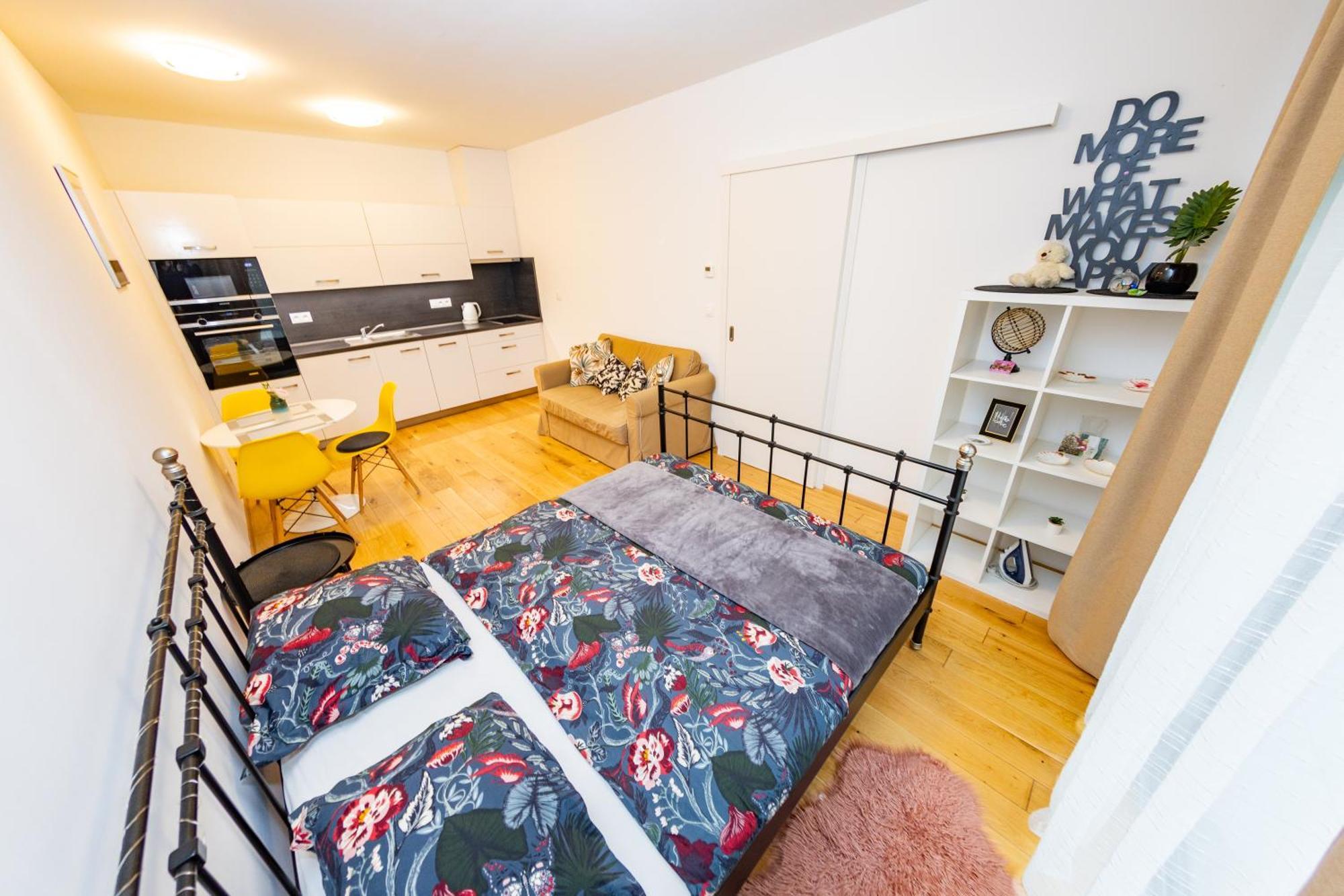 Lovely Studio Apartment, Free Parking 1,55 Hight Prága Kültér fotó